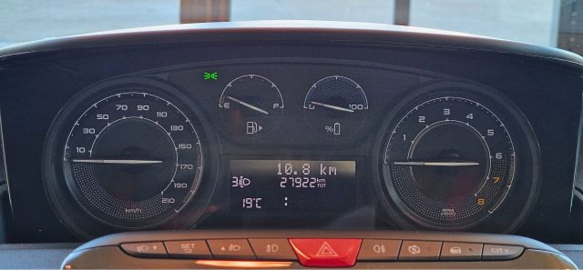 Lancia Ypsilon 1.0 FireFly 5 porte S&S Hybrid Maryne (9)