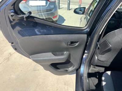 Toyota Aygo 1.0 VVT-i 69 CV 5 porte x-play (11)