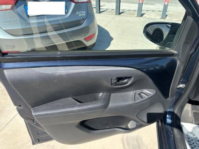 Toyota Aygo 1.0 VVT-i 69 CV 5 porte x-play (15)