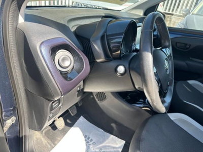 Toyota Aygo 1.0 VVT-i 69 CV 5 porte x-play (16)