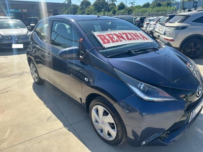 Toyota Aygo 1.0 VVT-i 69 CV 5 porte x-play (2)