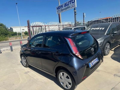 Toyota Aygo 1.0 VVT-i 69 CV 5 porte x-play (4)