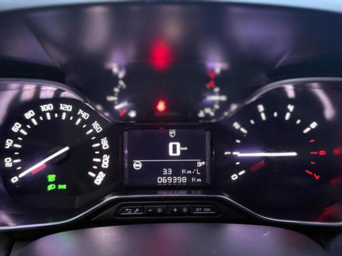 Citroen C3 Aircross PureTech 110 S&S Shine Pack (8)