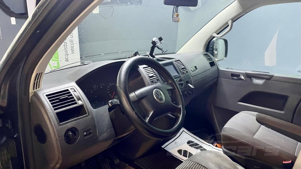 Volkswagen Veicoli Commerciali Multivan 2.5 TDI/130CV Comfortline (9)