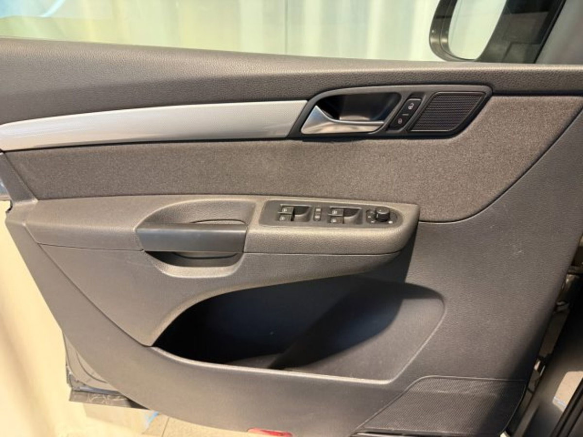 Volkswagen Sharan 2.0 TDI 170 CV DSG Highline BlueMotion Technology (15)