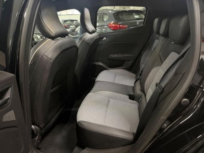 Renault Clio 1.0 tce Techno 90cv (16)