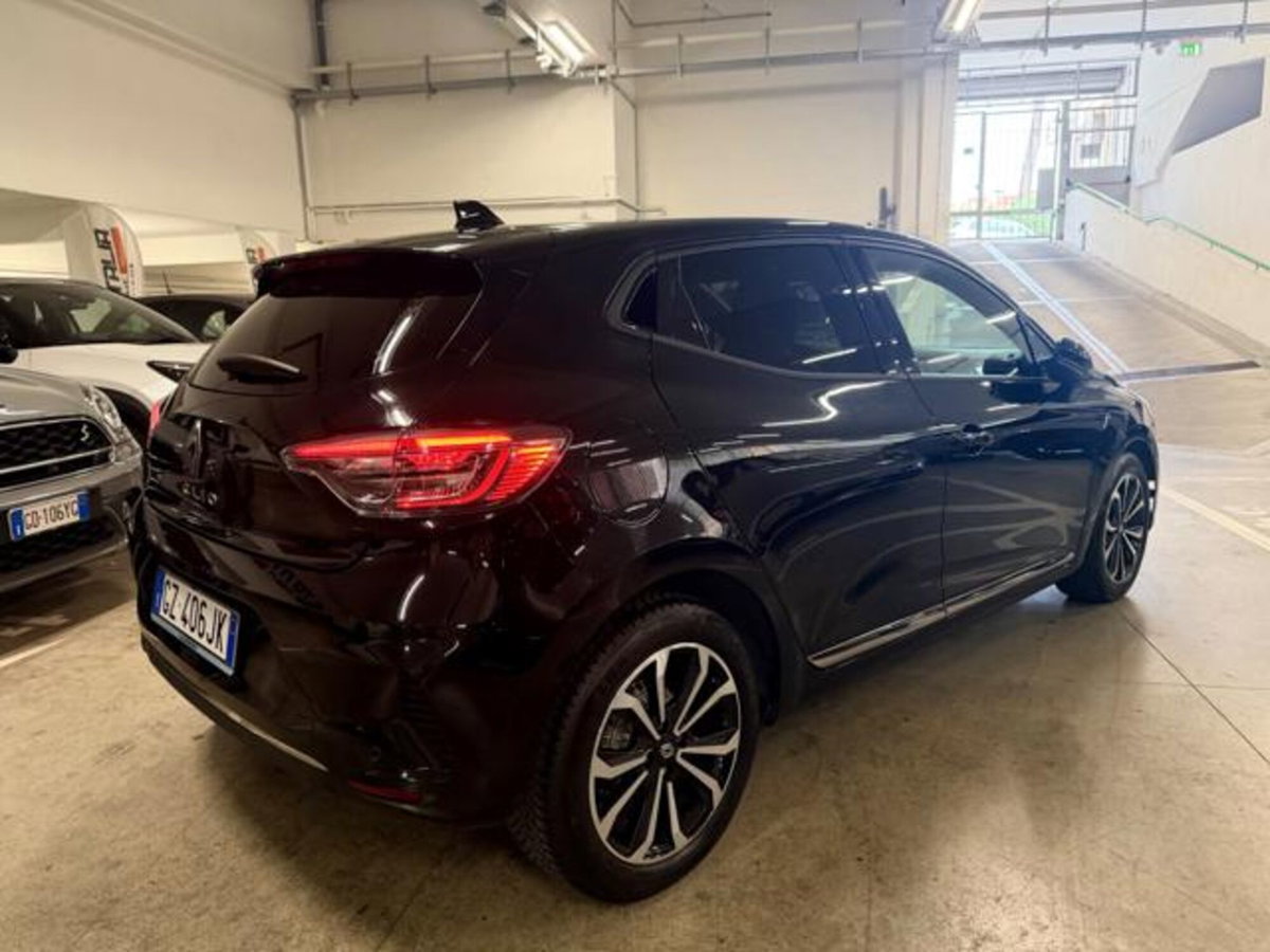 Renault Clio 1.0 tce Techno 90cv (7)