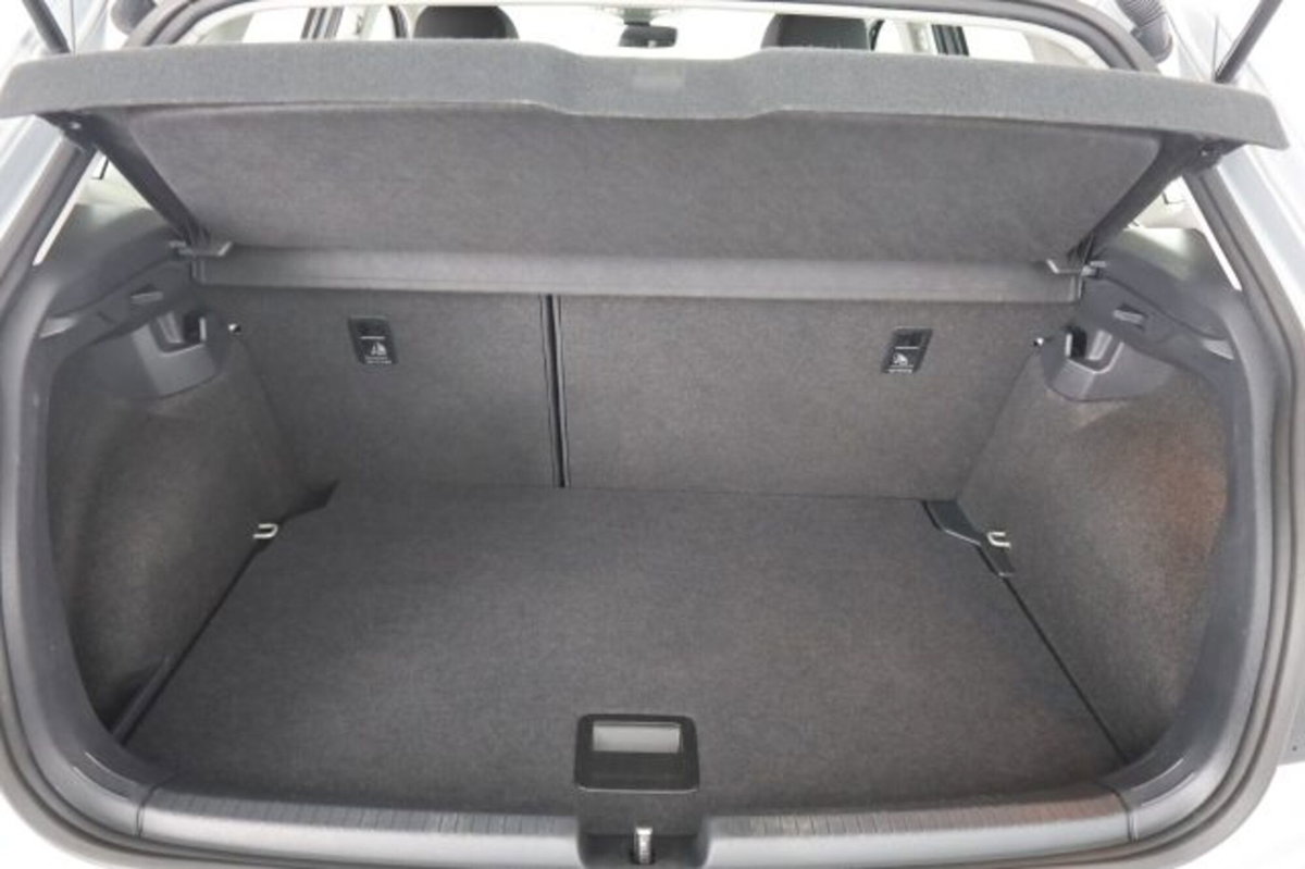 Volkswagen Polo 1.0 Life 80cv (6)