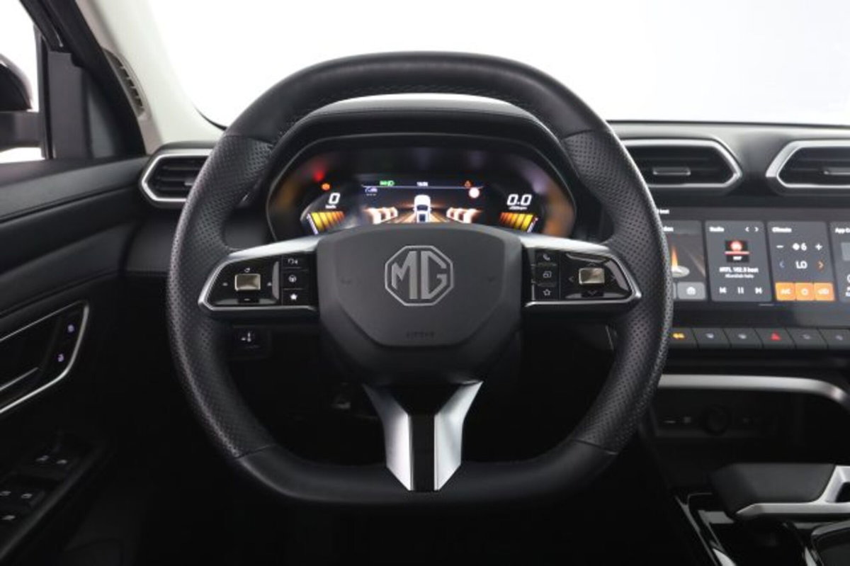 Mg ZS ZS 1.5 Luxury (13)