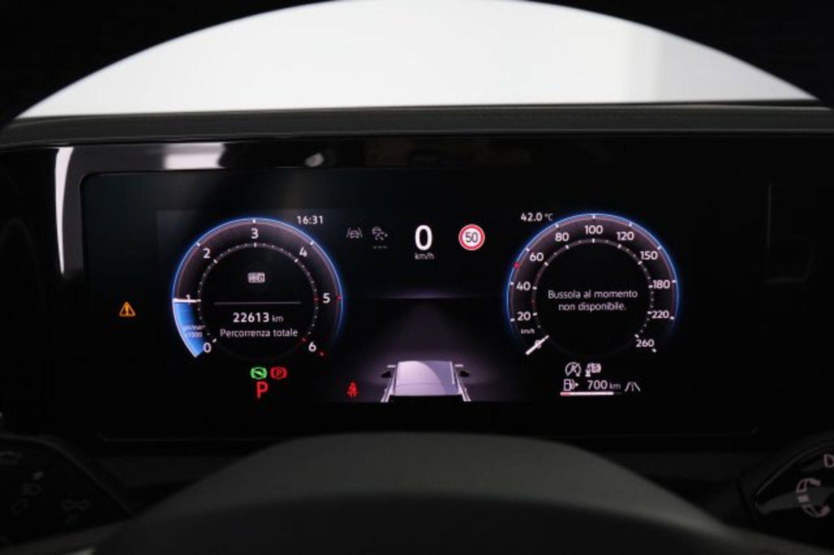 Volkswagen Tiguan Allspace 2.0 tdi R-Line 150cv dsg (7)