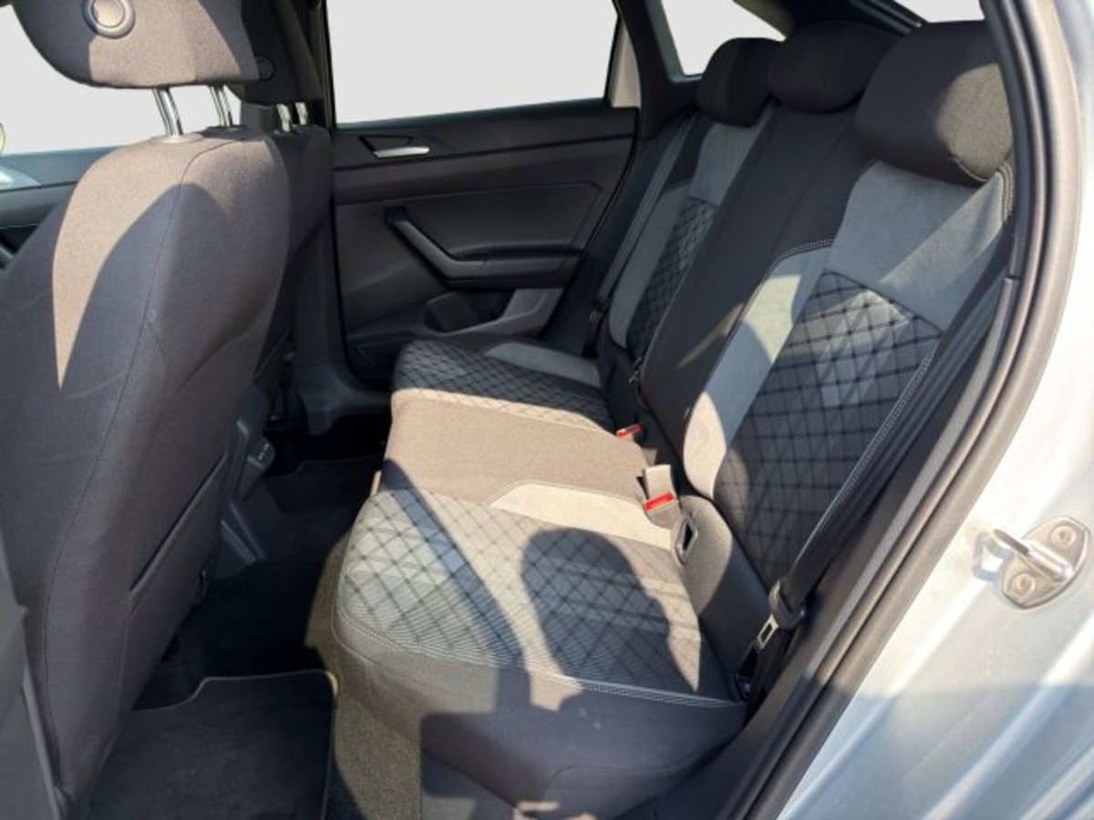 Volkswagen Taigo 1.0 tsi R-Line 115cv (11)