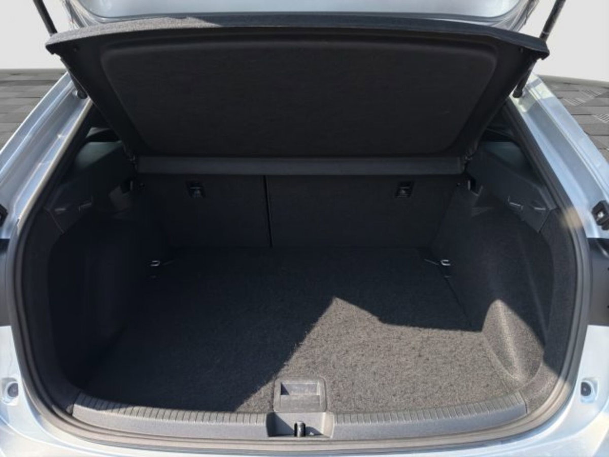 Volkswagen Taigo 1.0 tsi R-Line 115cv (14)