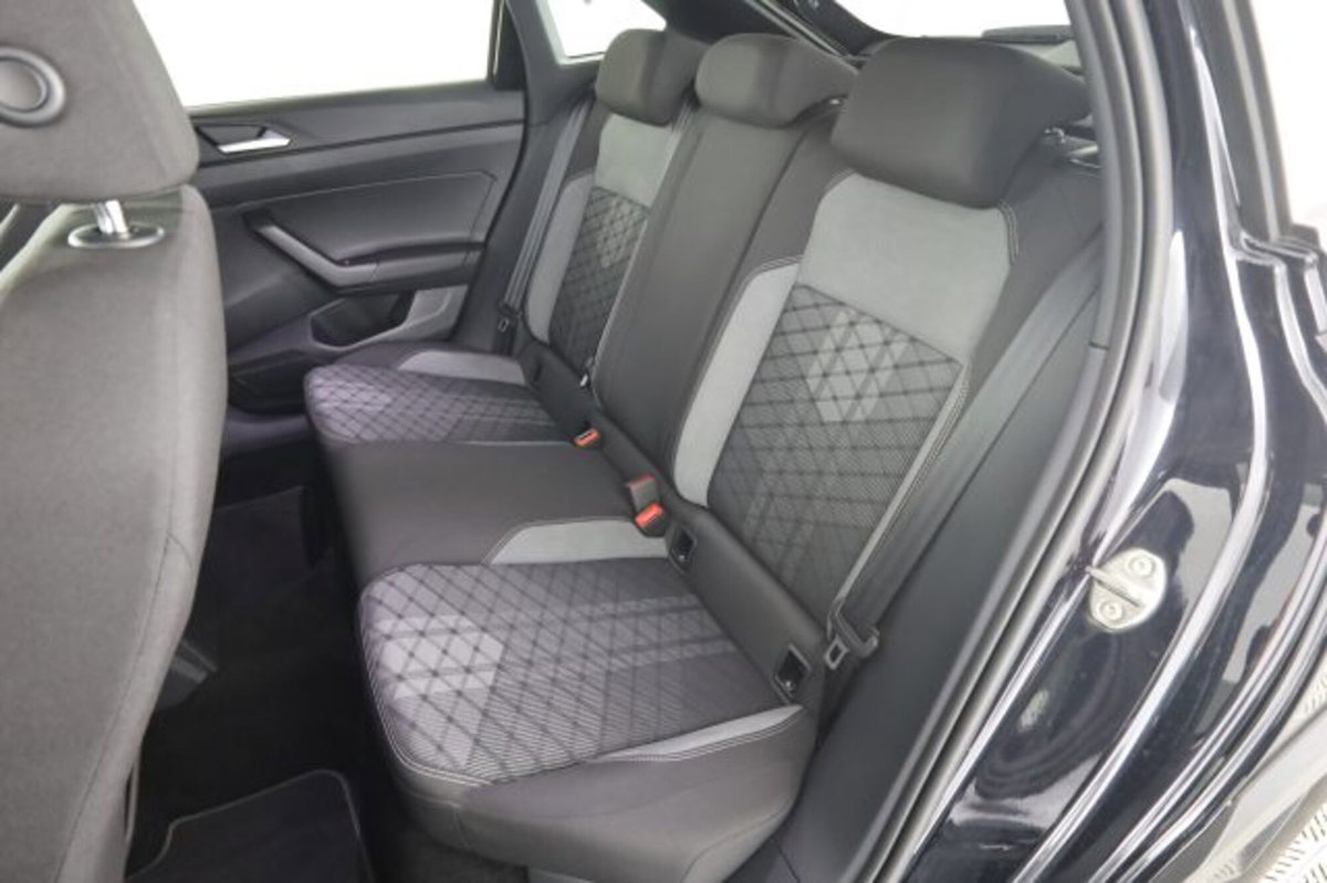 Volkswagen Taigo 1.0 tsi R-Line 115cv (3)