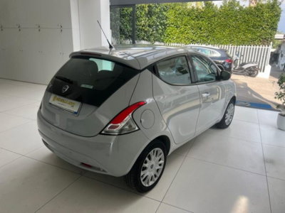 Lancia Ypsilon 1.2 69 CV 5 porte Gold (10)