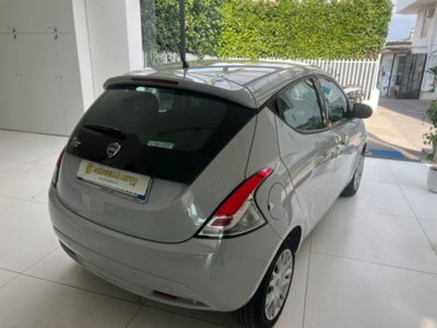Lancia Ypsilon 1.2 69 CV 5 porte Gold (9)