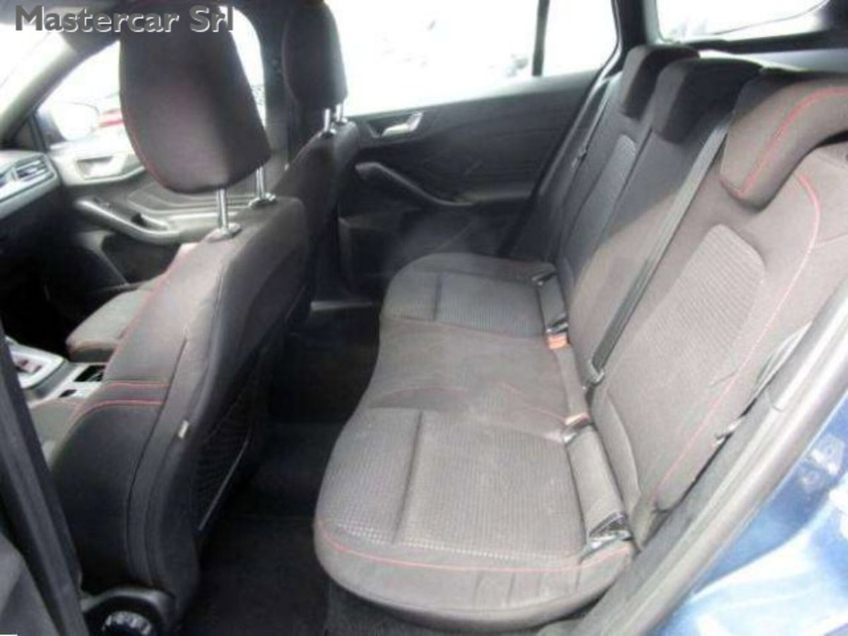 Ford Focus Station Wagon 1.0 EcoBoost Hybrid 125 CV SW ST-Line Design (7)