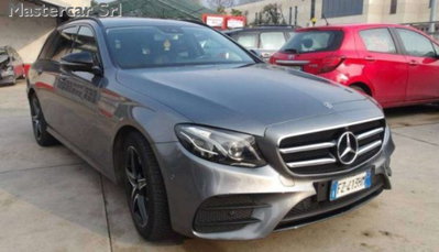 Mercedes-Benz Classe E Station Wagon 300 de 4Matic Auto EQ-Power Premium (7)
