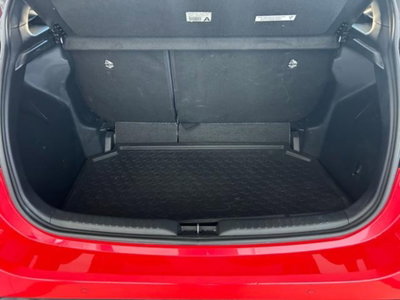 Toyota Yaris 1.5 Hybrid 5 porte Premiere (14)