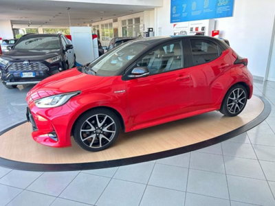 Toyota Yaris 1.5 Hybrid 5 porte Premiere (2)
