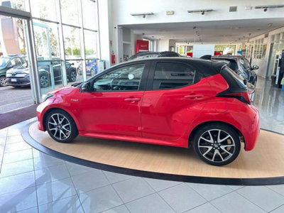 Toyota Yaris 1.5 Hybrid 5 porte Premiere (4)