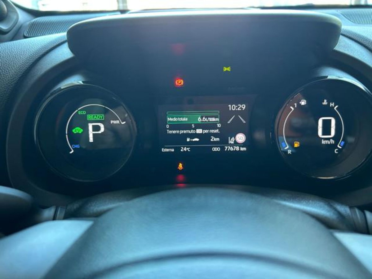 Toyota Yaris Cross 1.5 Hybrid 5p. E-CVT Premiere (9)