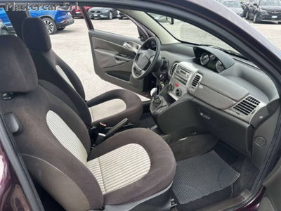 Lancia Ypsilon 1.2 Oro Plus (12)
