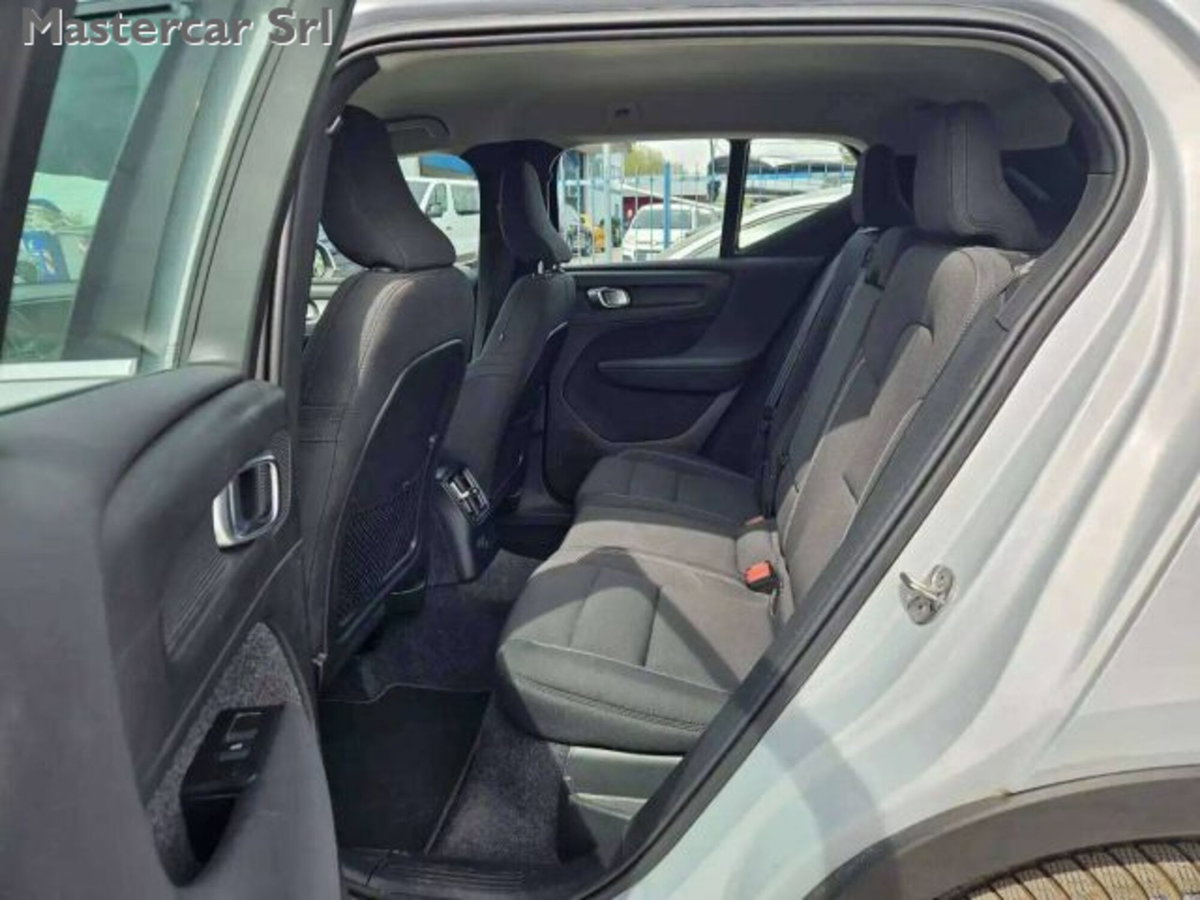 Volvo XC40 T4 Recharge Plug-in Hybrid Inscription (12)
