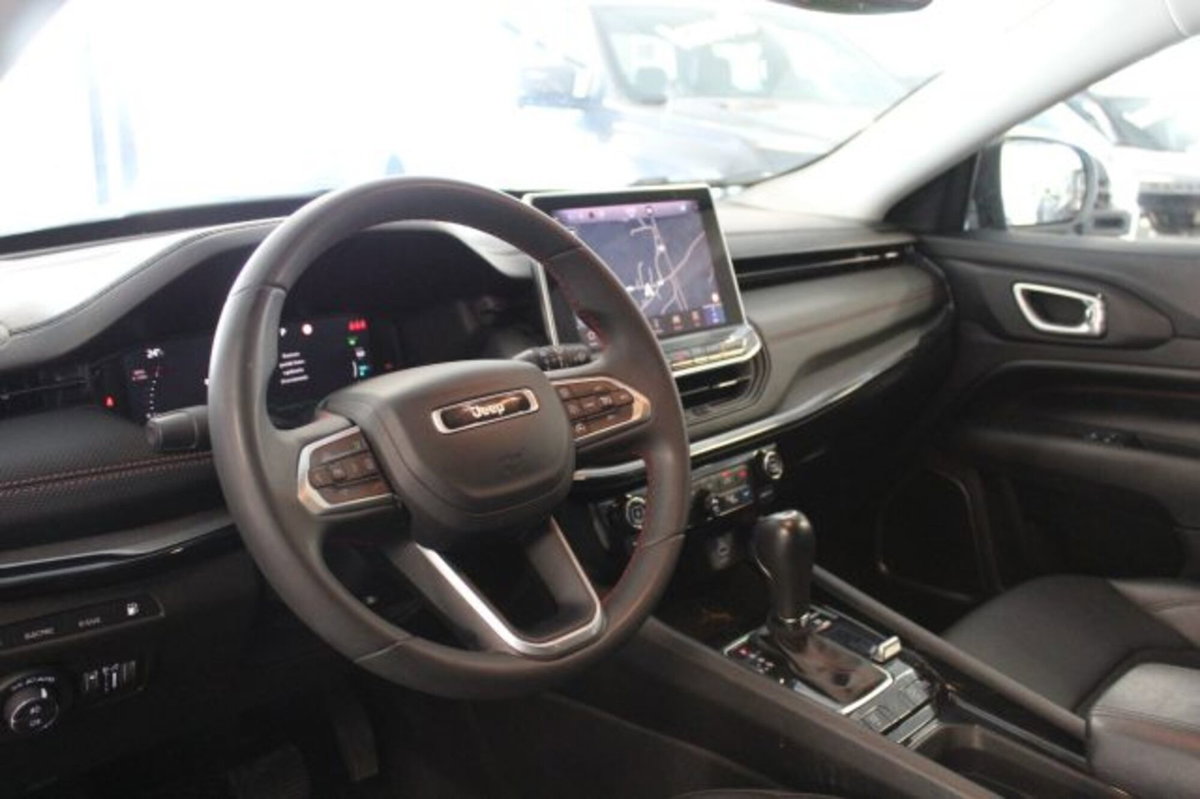Jeep Compass 1.3 T4 240CV PHEV AT6 4xe Trailhawk (10)