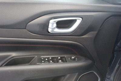 Jeep Compass 1.3 T4 240CV PHEV AT6 4xe Trailhawk (6)