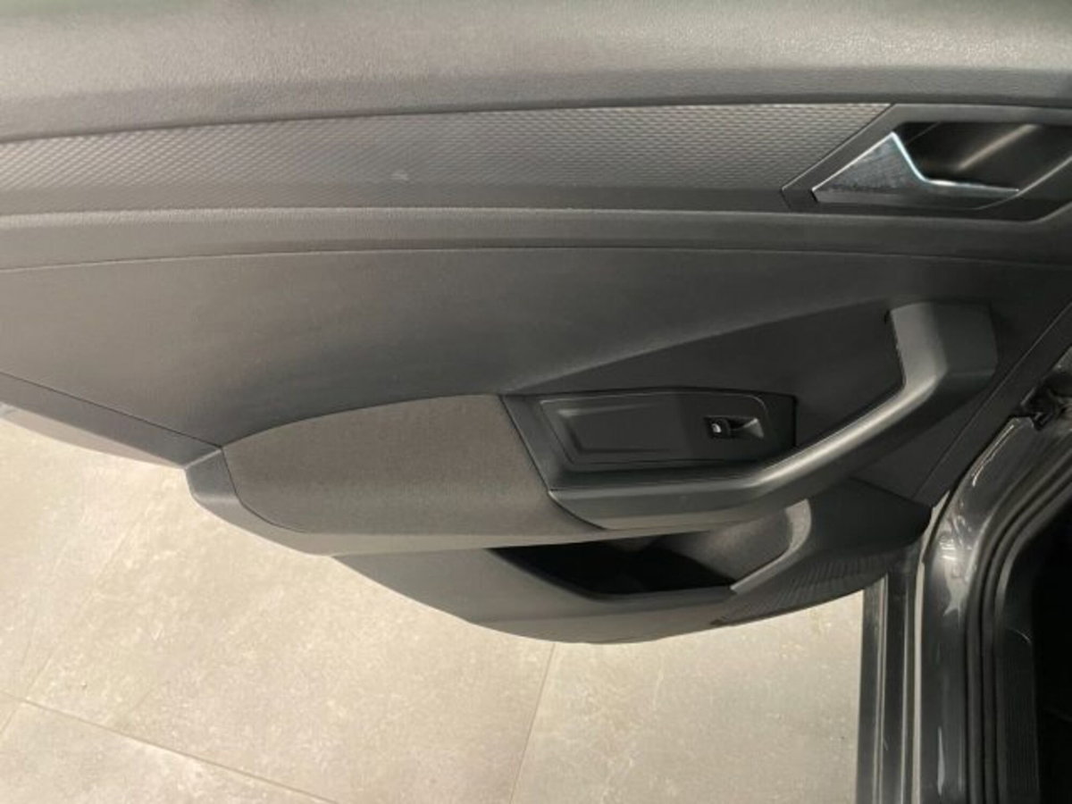 Volkswagen T-Roc 2.0 tdi Life 150cv dsg (11)