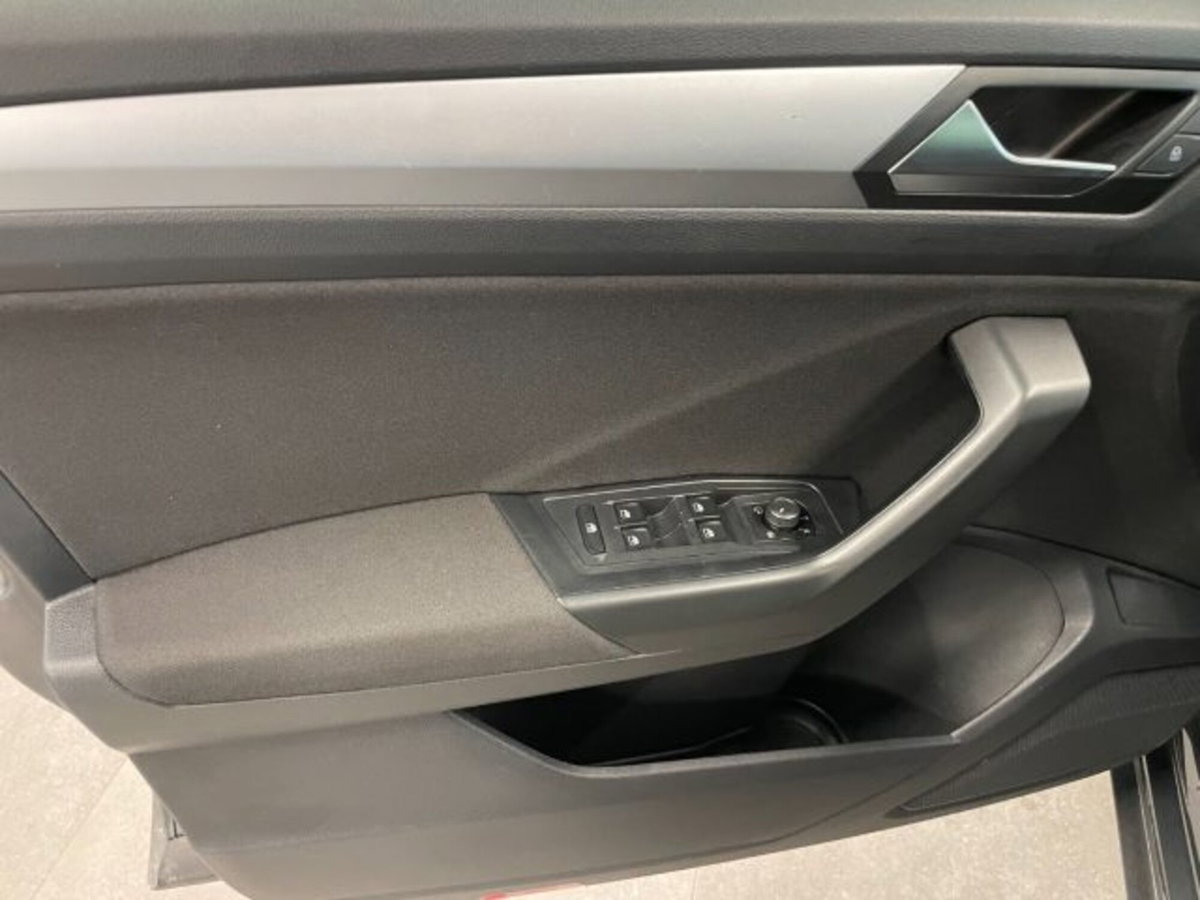 Volkswagen T-Roc 2.0 tdi Life 150cv dsg (9)