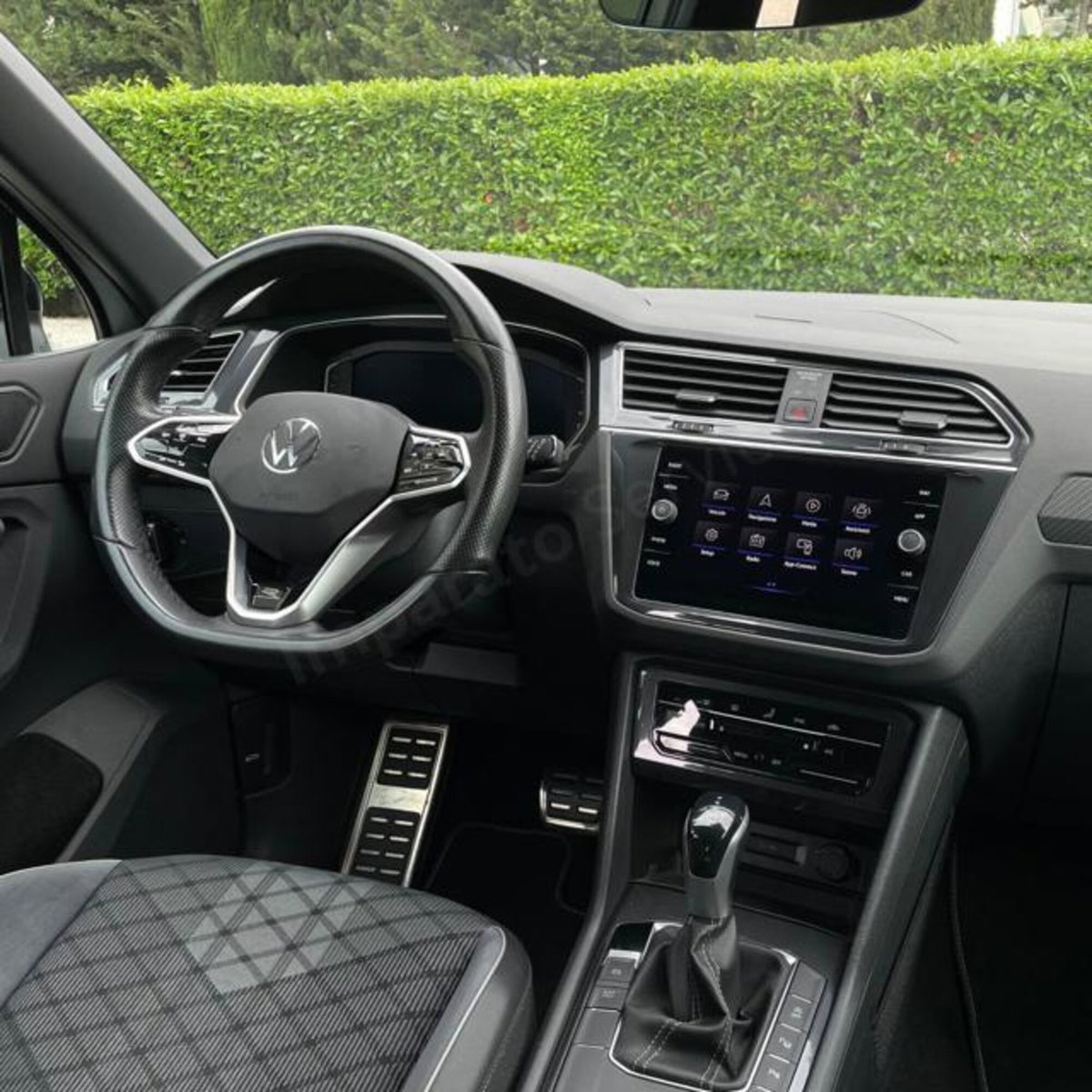 Volkswagen Tiguan Allspace 2.0 TDI SCR DSG 4MOTION R-Line (14)