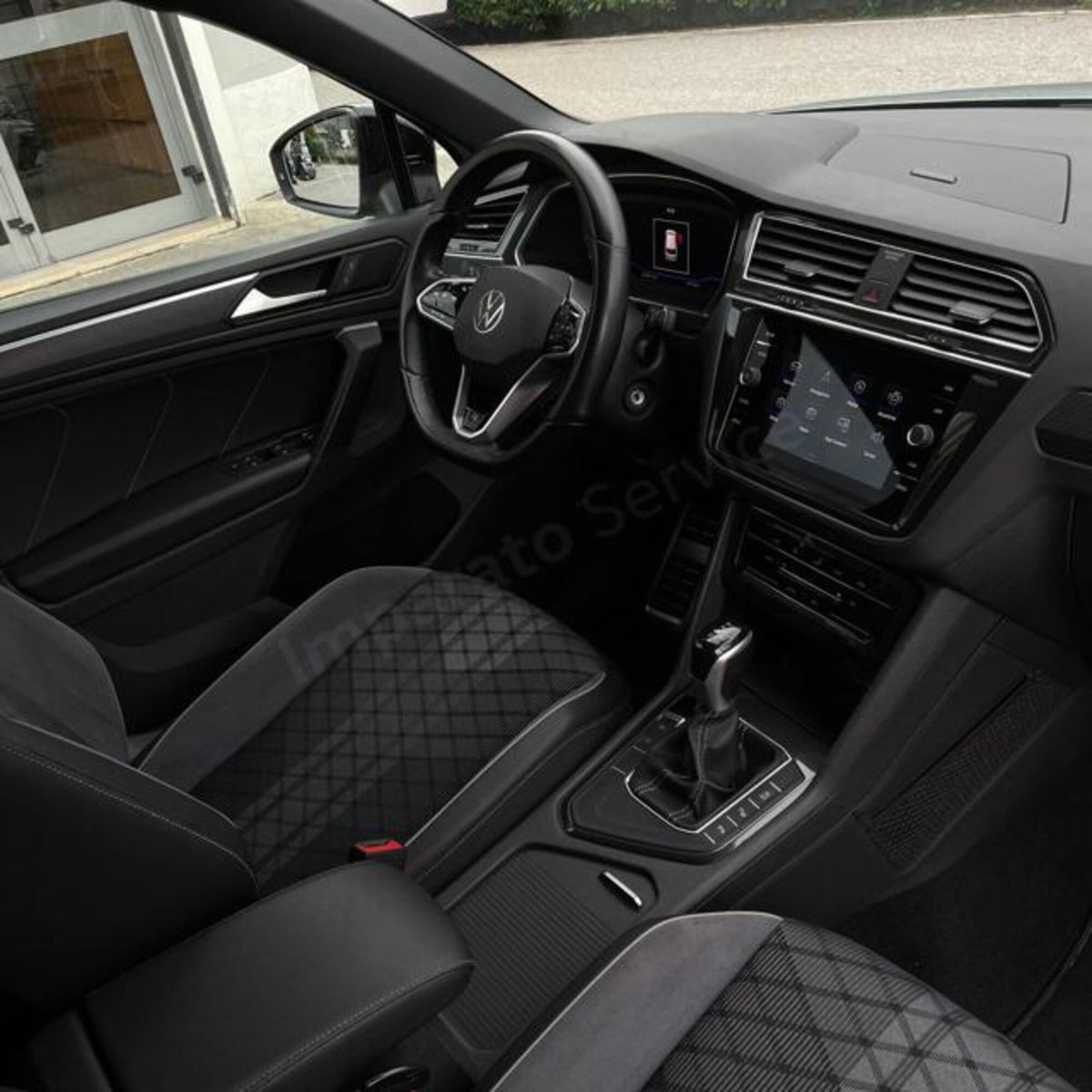 Volkswagen Tiguan Allspace 2.0 TDI SCR DSG 4MOTION R-Line (15)
