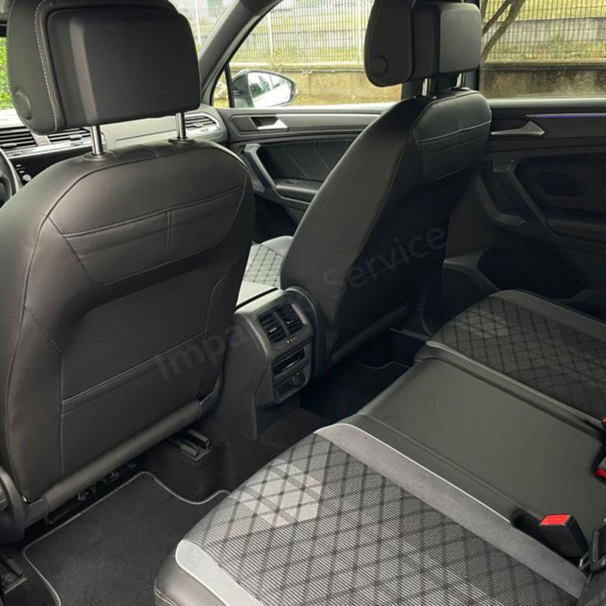 Volkswagen Tiguan Allspace 2.0 TDI SCR DSG 4MOTION R-Line (9)