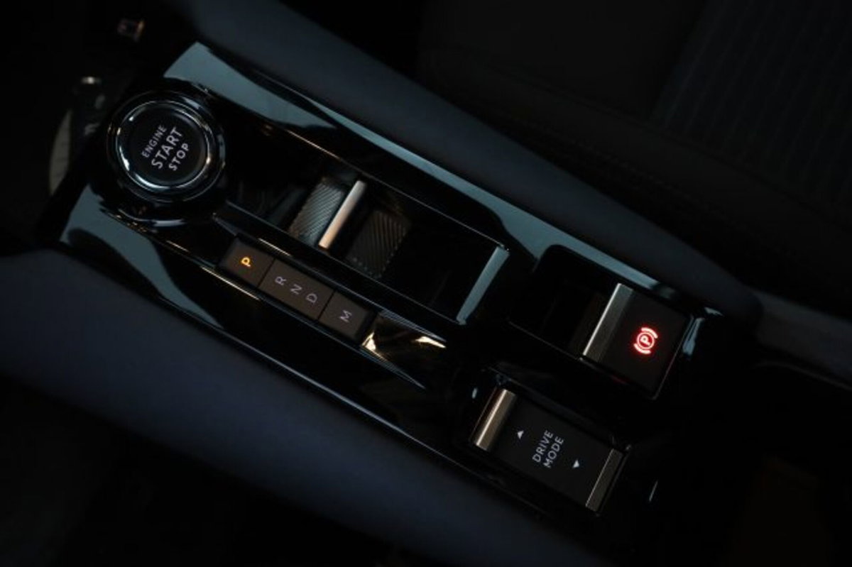 Alfa Romeo Junior 1.2 ibrida 145cv edct6 (12)