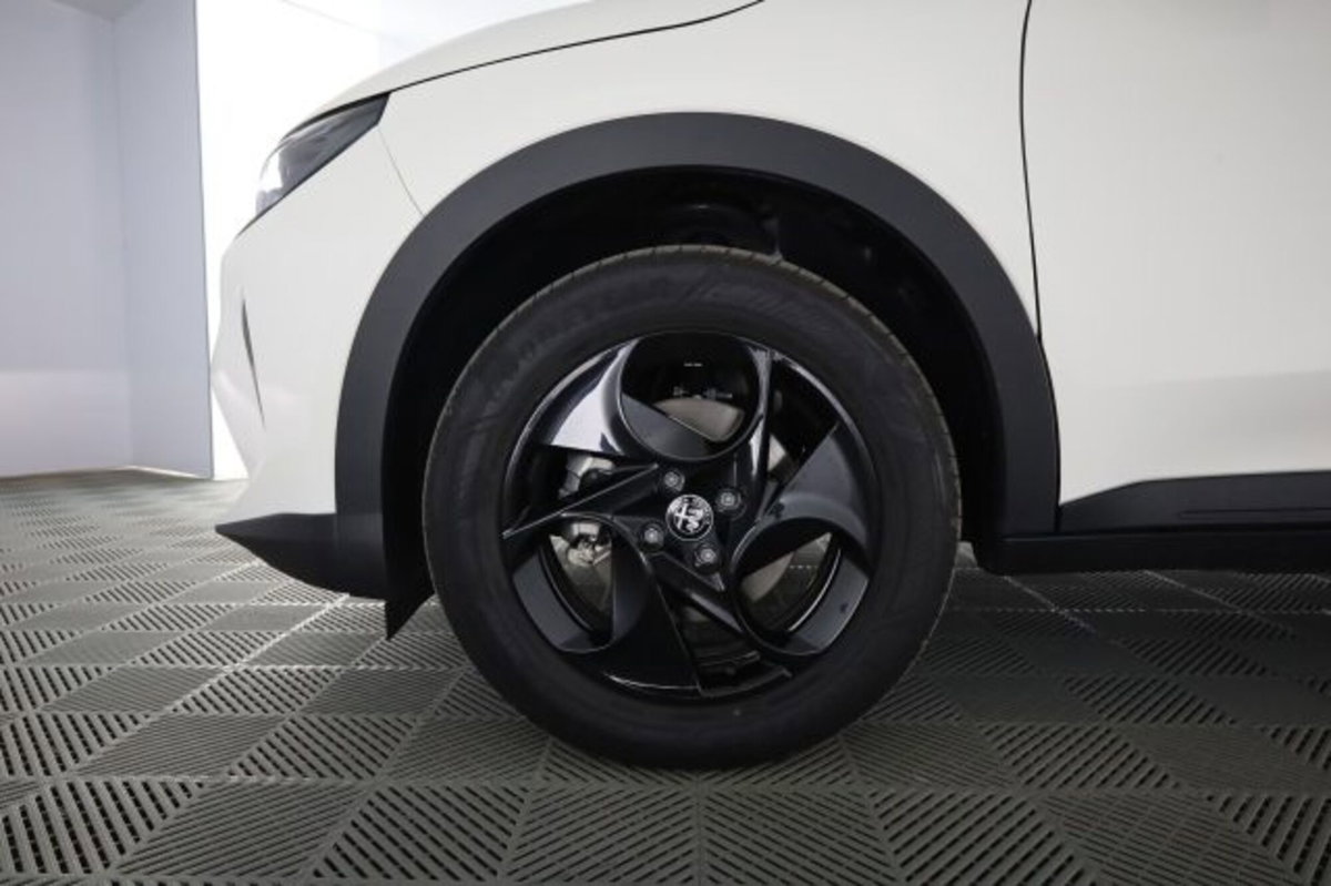 Alfa Romeo Junior 1.2 ibrida 145cv edct6 (8)