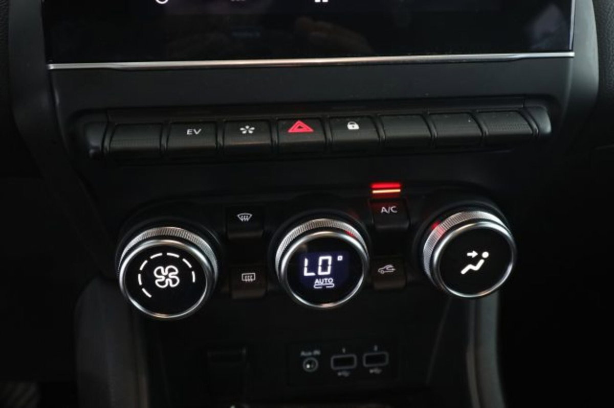 Renault Captur Full Hybrid E-Tech 145 CV Rive Gauche (13)