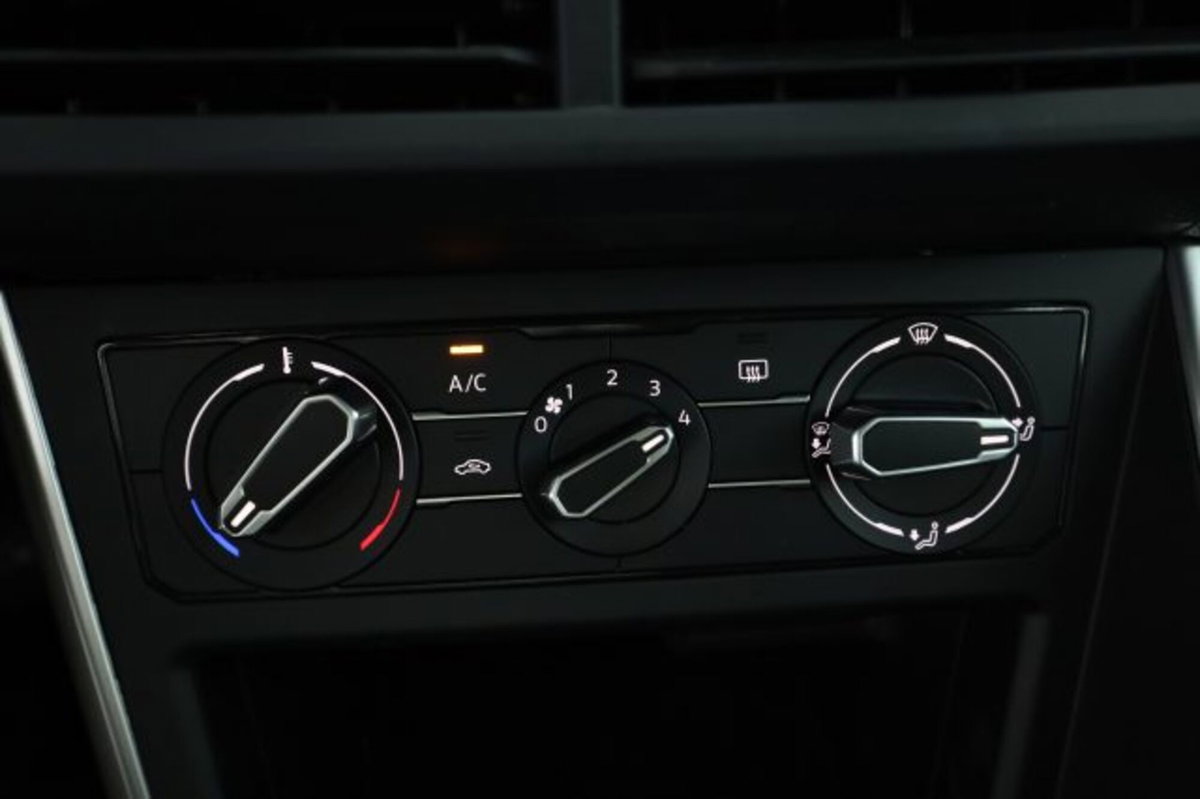 Volkswagen Polo 1.0 Life 80cv (12)