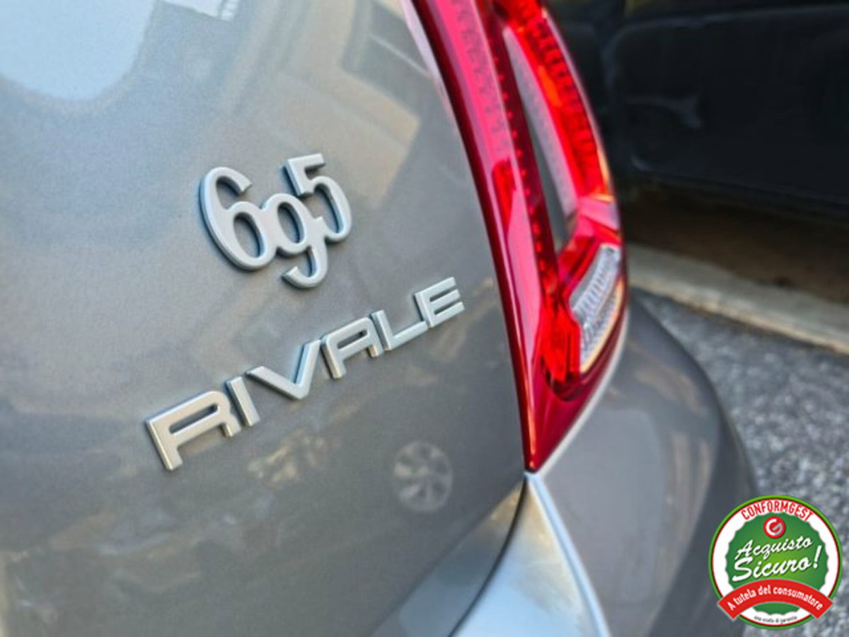 Abarth 695 695 1.4 Turbo T-Jet Rivale (11)