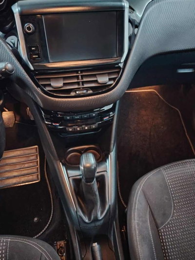 Peugeot 208 82 5 porte Allure (8)