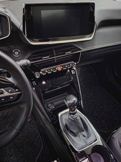 Peugeot 2008 PureTech 100 S&S Allure (7)