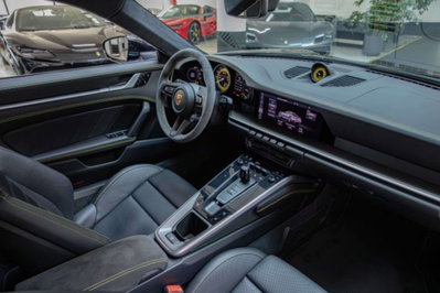Porsche 911 Coupé 3.7 Turbo 50 Anni (14)
