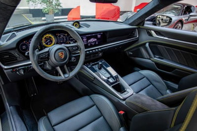 Porsche 911 Coupé 3.7 Turbo 50 Anni (9)