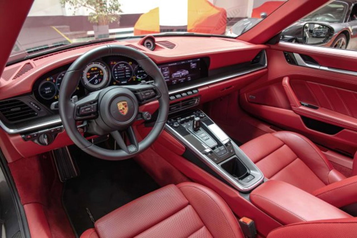 Porsche 911 Cabrio Cabrio 3.7 Turbo S auto (9)