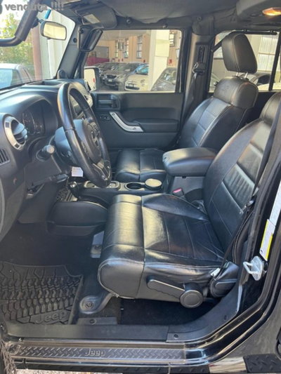 Jeep Wrangler Unlimited 2.8 CRD DPF Rubicon Auto (11)
