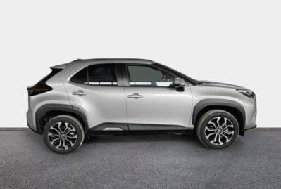 Toyota Yaris Cross 1.5 Hybrid 5p. E-CVT Premiere (2)