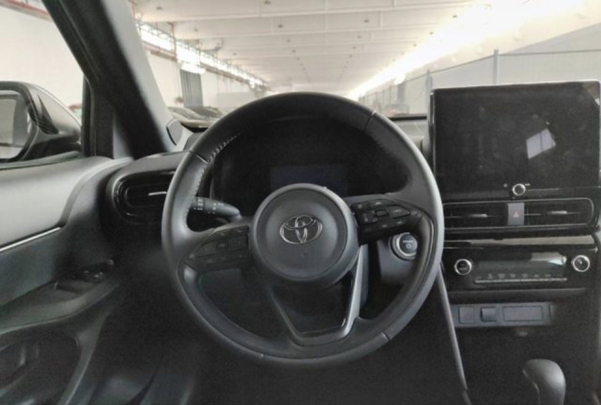 Toyota Yaris Cross 1.5 Hybrid 5p. E-CVT Premiere (7)