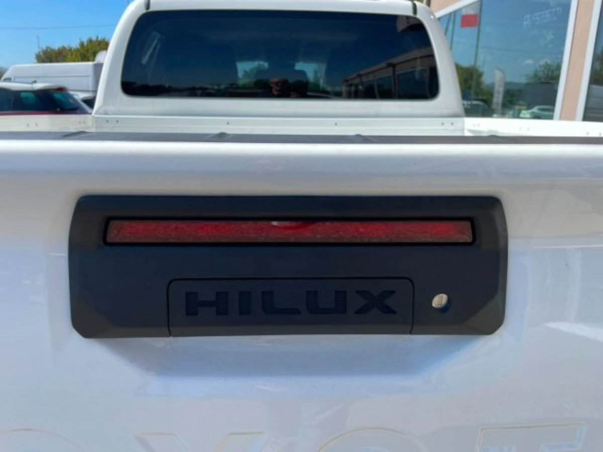 Toyota Hilux 2.8 d-4d 48V double cab Icon auto (11)