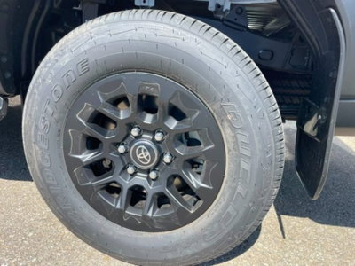 Toyota Hilux 2.8 d-4d 48V double cab Icon auto (12)