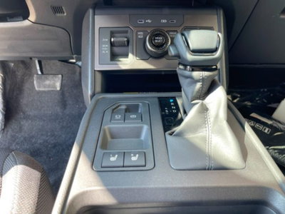 Toyota Hilux 2.8 d-4d 48V double cab Icon auto (15)